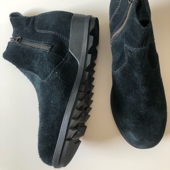 Sorel Leather Boots - Picture 6 of 8